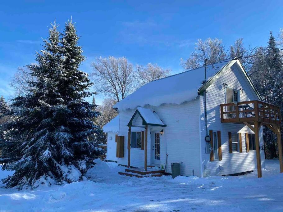 Le Jazz- Chalet Rustique/Chic Avec Spa Notre-Dame-Des-Bois Luaran gambar