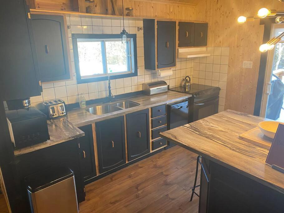 Le Jazz- Chalet Rustique/Chic Avec Spa Notre-Dame-Des-Bois Luaran gambar