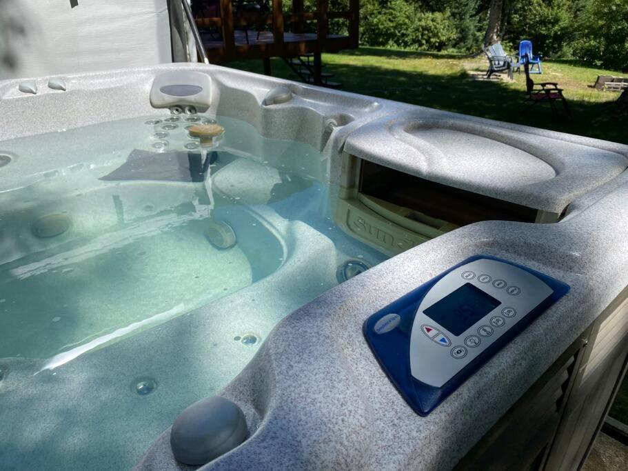 Le Jazz- Chalet Rustique/Chic Avec Spa Notre-Dame-Des-Bois Luaran gambar