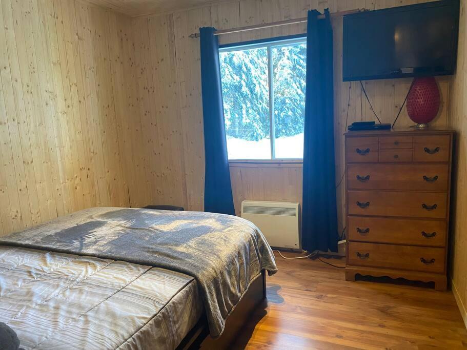 Le Jazz- Chalet Rustique/Chic Avec Spa Notre-Dame-Des-Bois Luaran gambar